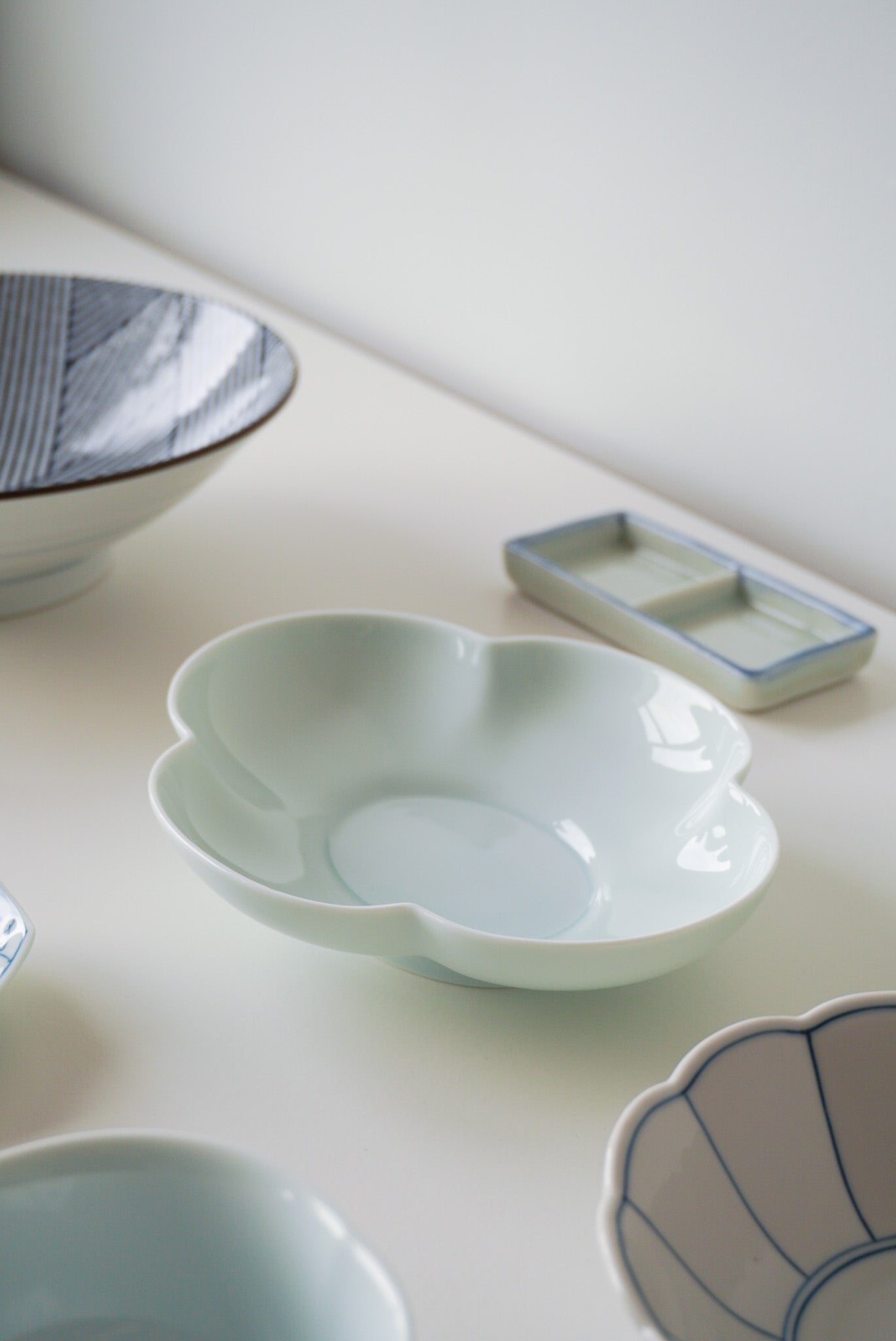 Mizu Mizu Long Mokko Plate (White)